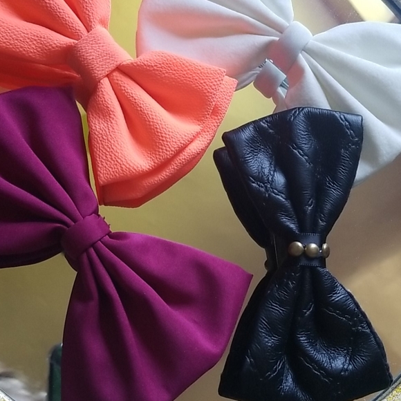 Hair Bows - Picture 2 of 3